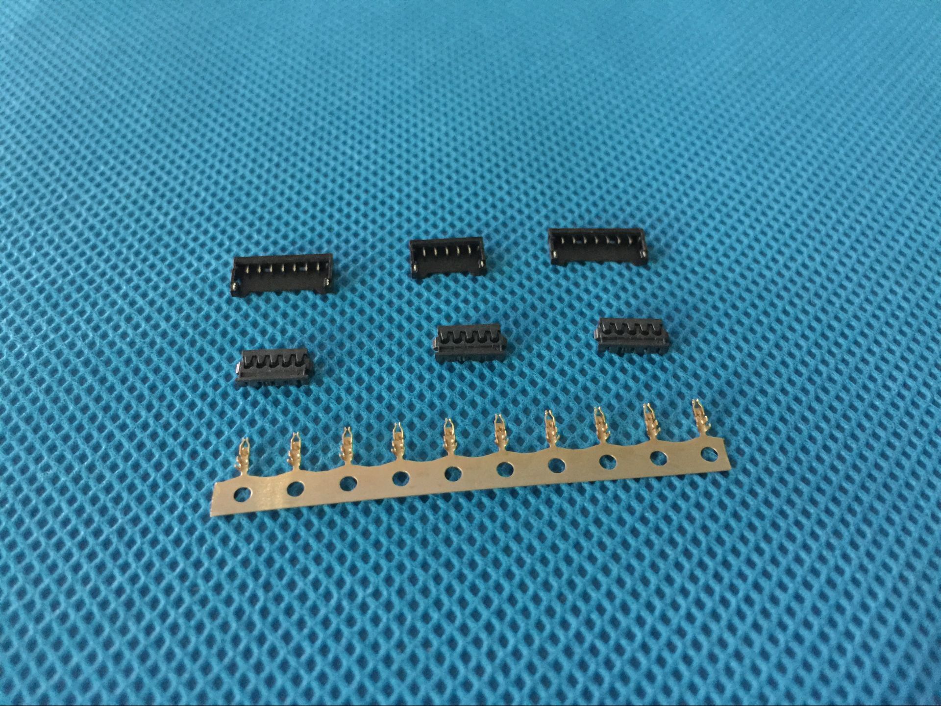 端子連接器